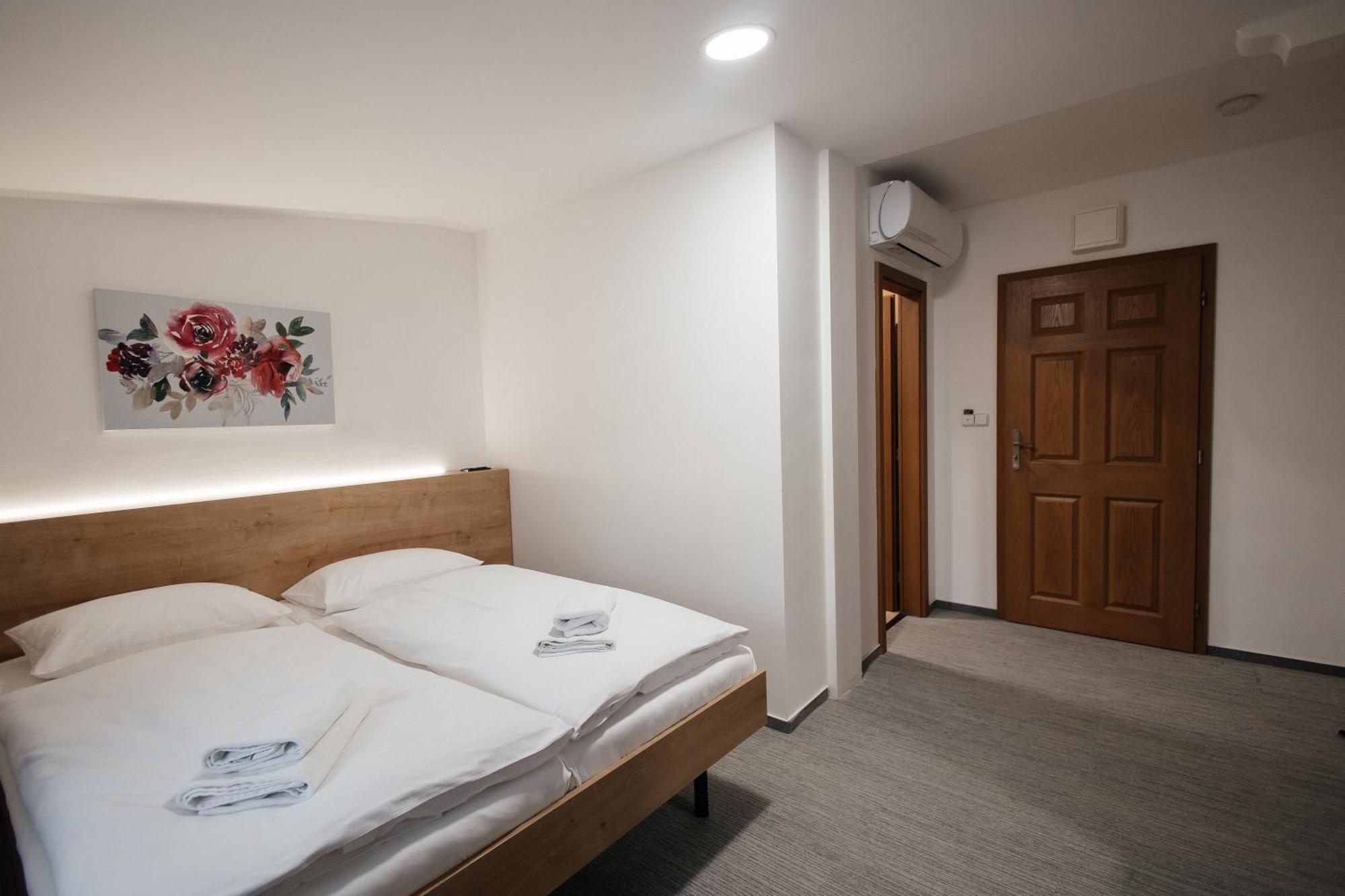 Golden Golem Hotel & Spa Πράγα Εξωτερικό φωτογραφία